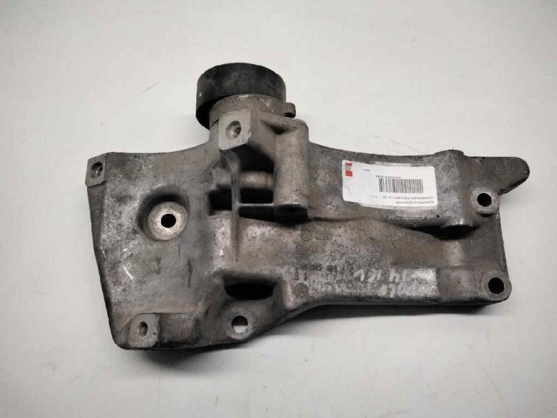 Recambio de soporte alternador para volkswagen polo (9n1) 1.4 16v referencia OEM IAM 036145169G  