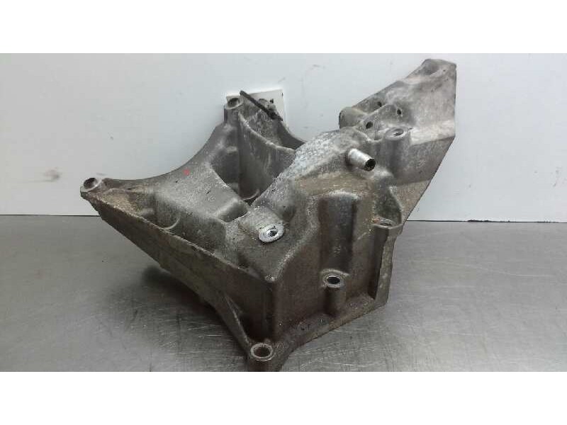 Recambio de soporte compresor de aire acondicionado para mercedes clase clk (w208) coupe 200 (208.335) referencia OEM IAM R11123