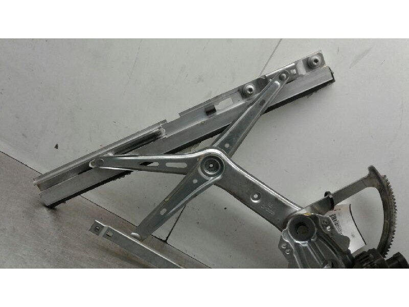 Recambio de elevalunas delantero derecho para opel astra h berlina cosmo referencia OEM IAM 13100418  