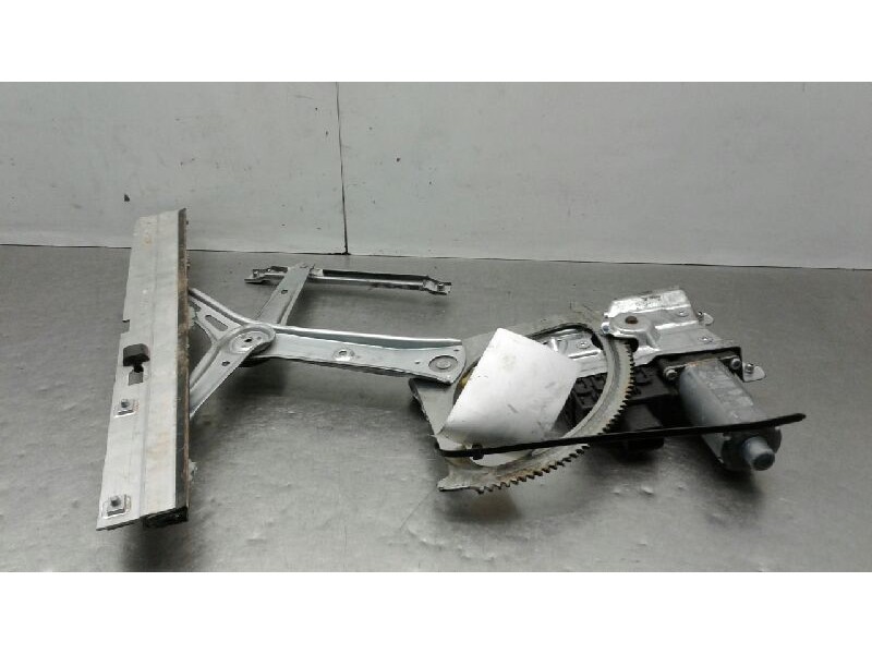 Recambio de elevalunas delantero derecho para opel astra h berlina cosmo referencia OEM IAM 13100418  