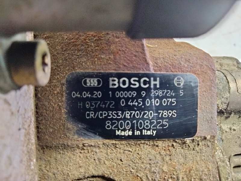 Recambio de bomba inyeccion para mitsubishi carisma berlina 5 (da0)1995) 1800 glx referencia OEM IAM 8200108225 0445010075 