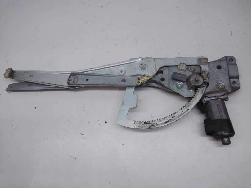 Recambio de elevalunas delantero derecho para opel astra f berlina merit referencia OEM IAM 90360544  