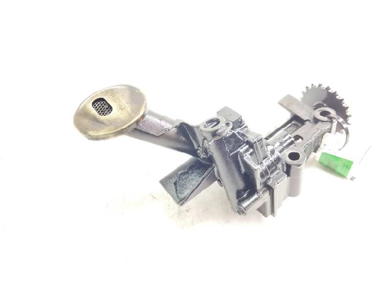 Recambio de bomba aceite para mitsubishi carisma berlina 5 (da0)1995) 1800 glx referencia OEM IAM 77008002570  