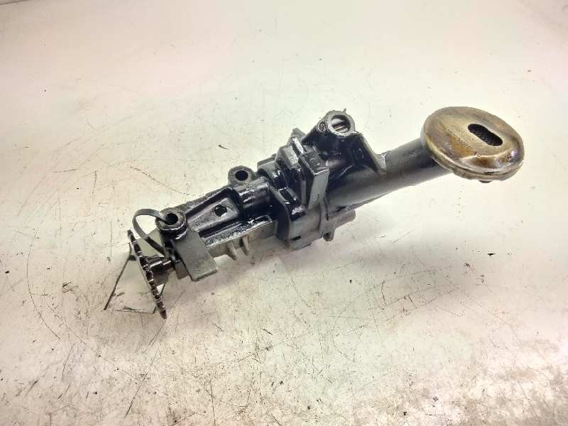 Recambio de bomba aceite para mitsubishi carisma berlina 5 (da0)1995) 1800 glx referencia OEM IAM 77008002570  