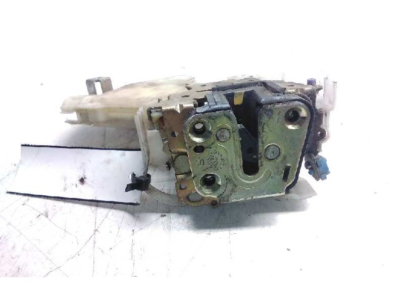 Recambio de cerradura puerta delantera derecha para nissan x-trail (t30) comfort referencia OEM IAM 80552AA200  