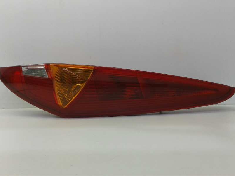 Recambio de piloto trasero derecho para fiat punto berlina (188) 1.2 8v referencia OEM IAM 0046523769  