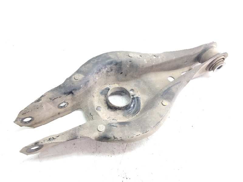 Recambio de brazo suspension superior trasero derecho para bmw serie 1 lim. (f21) 116d referencia OEM IAM 679254506  