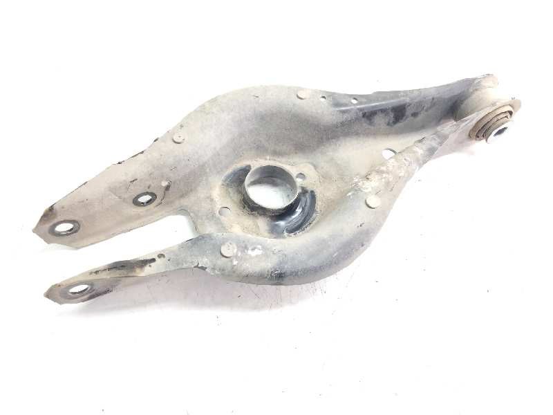 Recambio de brazo suspension superior trasero izquierdo para bmw serie 1 lim. (f21) 116d referencia OEM IAM 679254506  