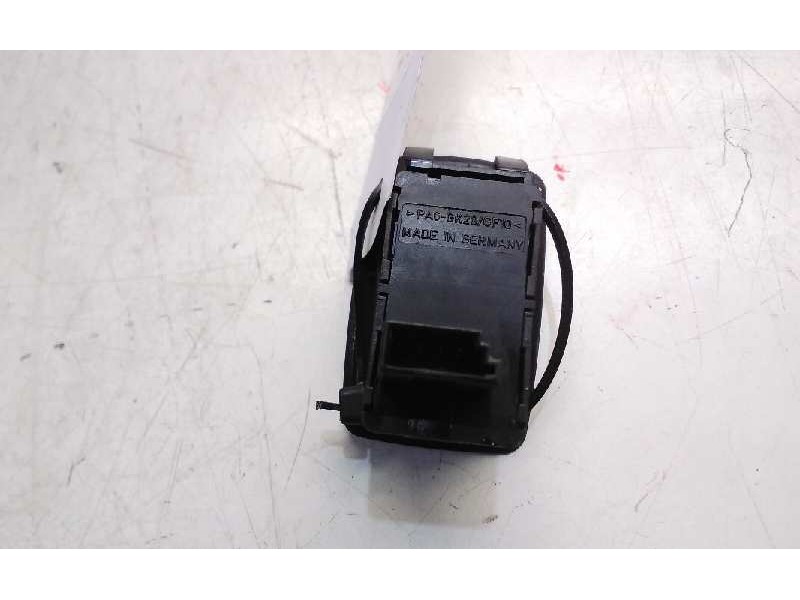 Recambio de mando elevalunas trasero derecho para bmw x6 (e71) 3.0d referencia OEM IAM 6945874  