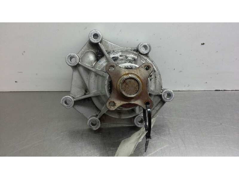 Recambio de bomba agua para kia sorento 2.5 crdi ex referencia OEM IAM 251004A300  