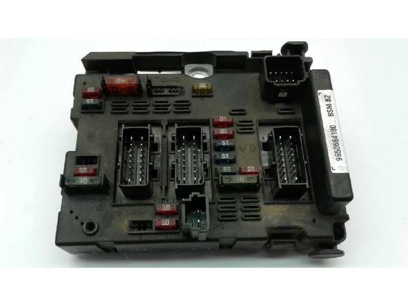 Recambio de caja fusibles para peugeot 206 berlina x-line referencia OEM IAM 9650664180  