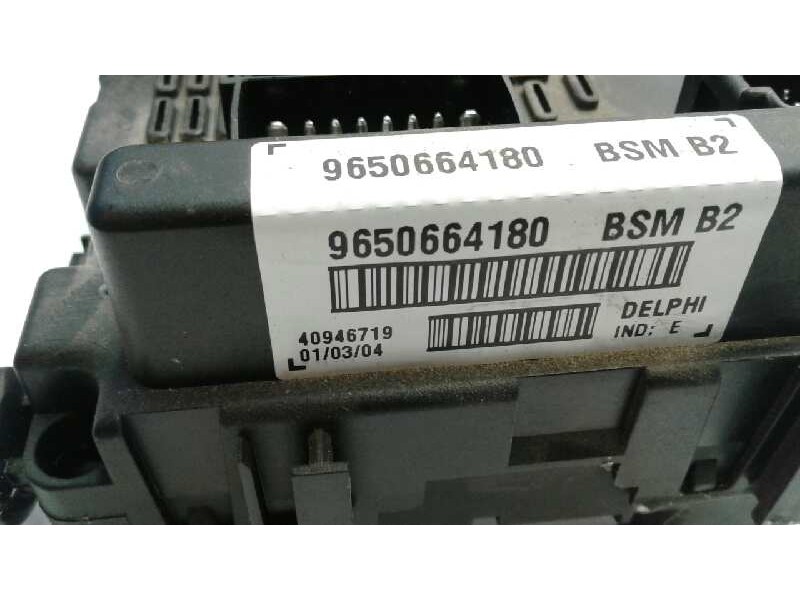 Recambio de caja fusibles para peugeot 206 berlina x-line referencia OEM IAM 9650664180  