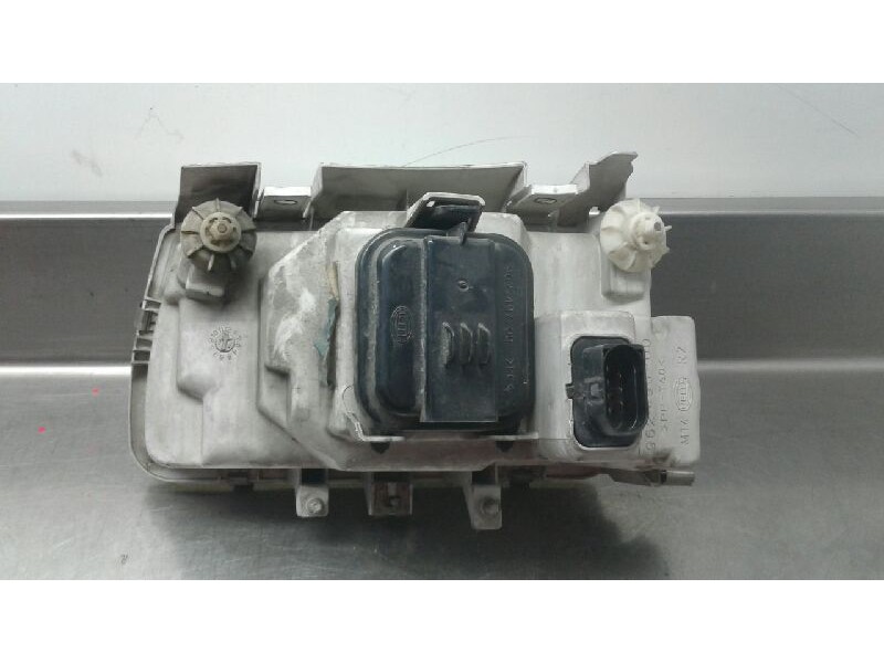 Recambio de faro derecho para volkswagen polo berlina (6n1) básico referencia OEM IAM 96249600  