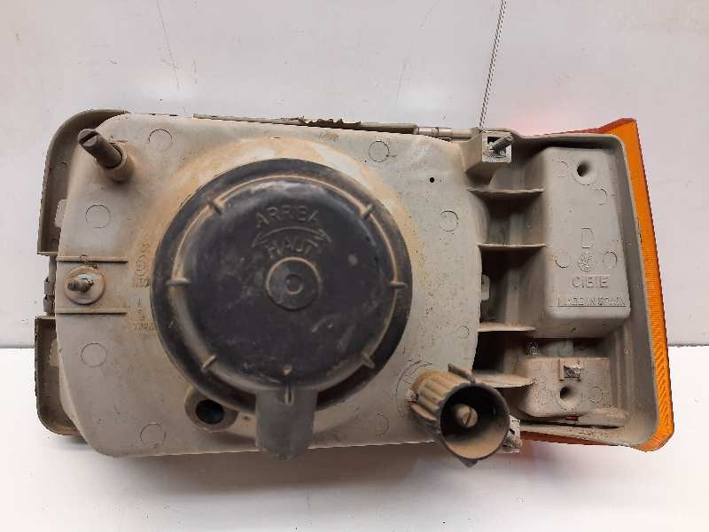 Recambio de faro derecho para seat terra furgoneta referencia OEM IAM SE028930008A  