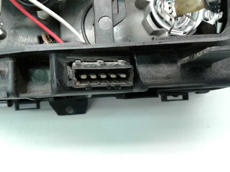 Recambio de faro derecho para citroen xantia berlina 1.9 d x referencia OEM IAM 95667948  