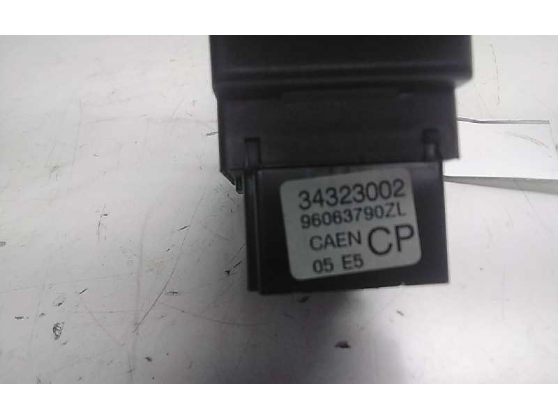 Recambio de mando intermitentes para citroen xantia berlina 1.8i sx / 1.8 sx referencia OEM IAM 34323002  