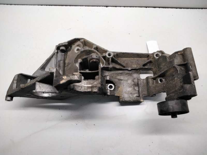 Recambio de soporte bomba inyeccion para skoda octavia berlina (1u2) 1.9 tdi referencia OEM IAM   