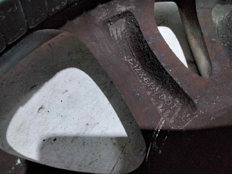 Recambio de llanta aluminio para kia carnival 2.9 crdi vgt active referencia OEM IAM 176TORNILLOS  