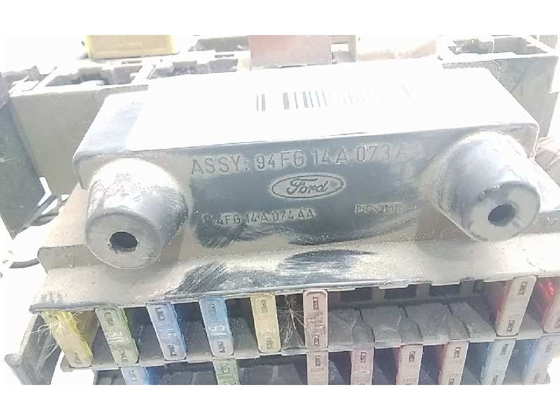 Recambio de caja fusibles para ford fiesta courier referencia OEM IAM 94FG14A073AA  