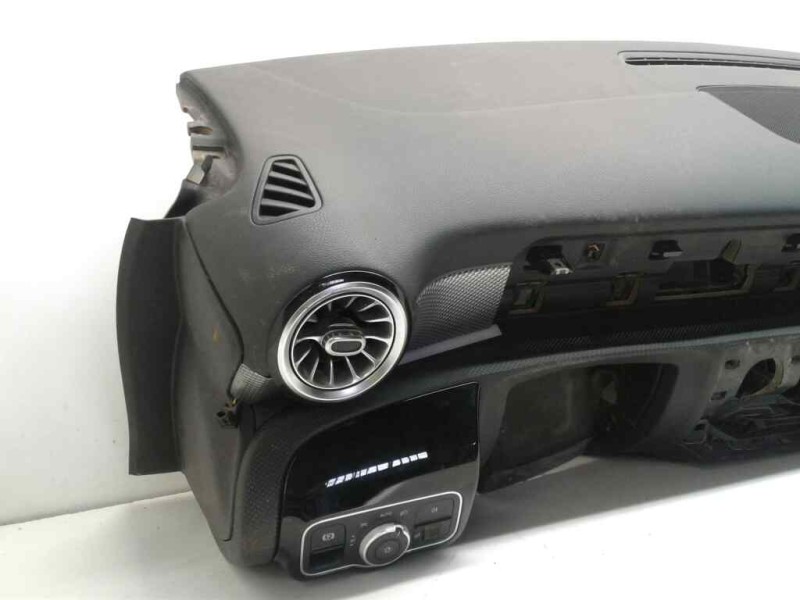 Recambio de salpicadero para mercedes clase a berlina (bm 177) a 200 d (117.112) referencia OEM IAM  OYK4AAJ2870944 YFAI3307922