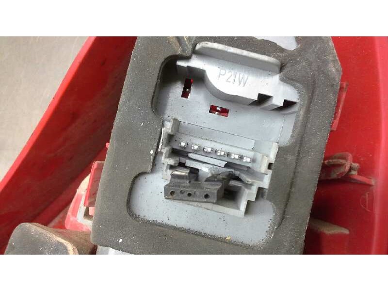 Recambio de piloto trasero izquierdo para renault clio ii fase ii (b/cb0) expression referencia OEM IAM 8200917488  