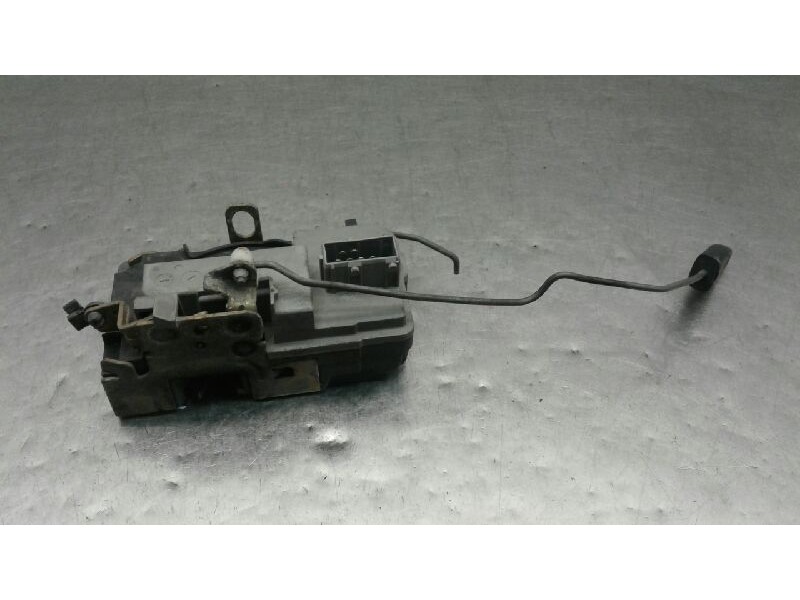 Recambio de cerradura puerta delantera derecha para peugeot 306 berlina 3/5 puertas (s1) xnd referencia OEM IAM 9136J0  