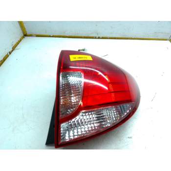 PILOTO TRASERO DERECHO 92402FD070 