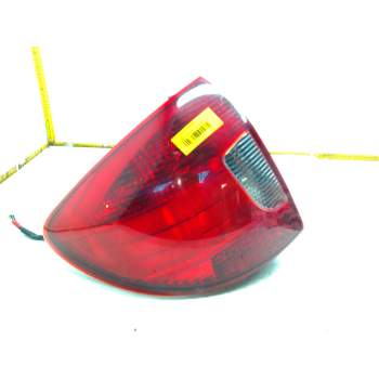 Recambio de piloto trasero izquierdo para kia rio i hatchback (dc) 1.5 16v referencia OEM IAM E138464  