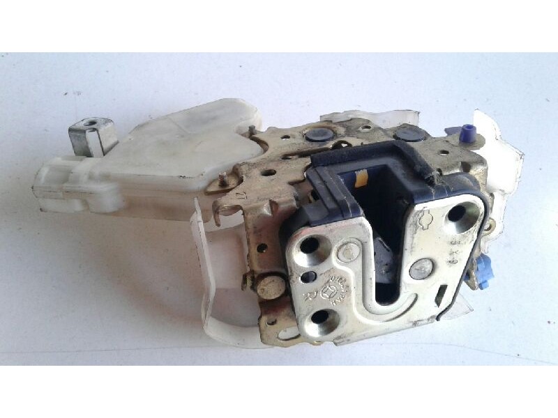 Recambio de cerradura puerta delantera derecha para nissan x-trail (t30) vertex referencia OEM IAM 80552AA200  