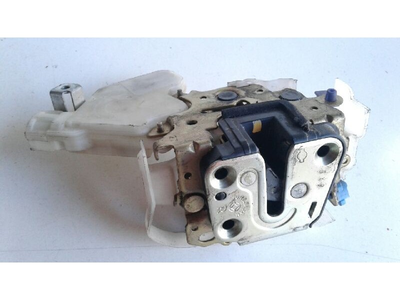 Recambio de cerradura puerta delantera derecha para nissan x-trail (t30) vertex referencia OEM IAM 80552AA200  