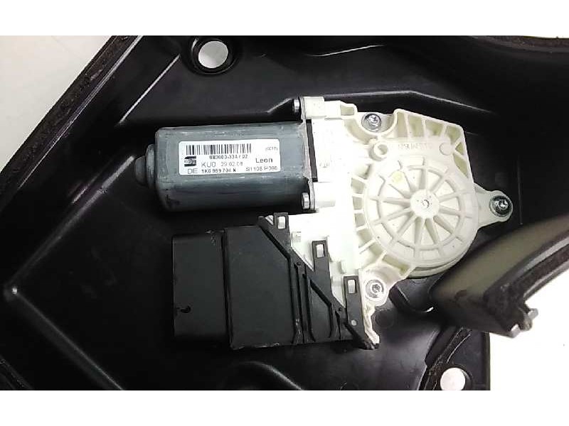Recambio de elevalunas trasero derecho para seat leon (1p1) comfort limited referencia OEM IAM 1K095704N  