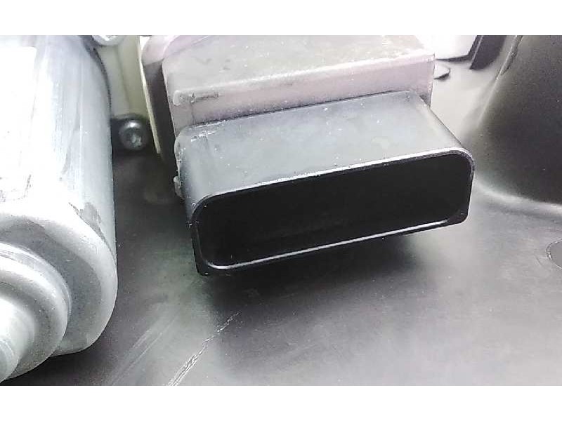 Recambio de elevalunas trasero derecho para seat leon (1p1) comfort limited referencia OEM IAM 1K095704N  