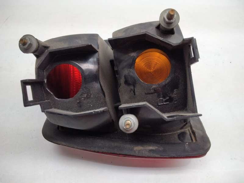 Recambio de piloto trasero derecho para seat toledo (1l) referencia OEM IAM 1L0945096A  