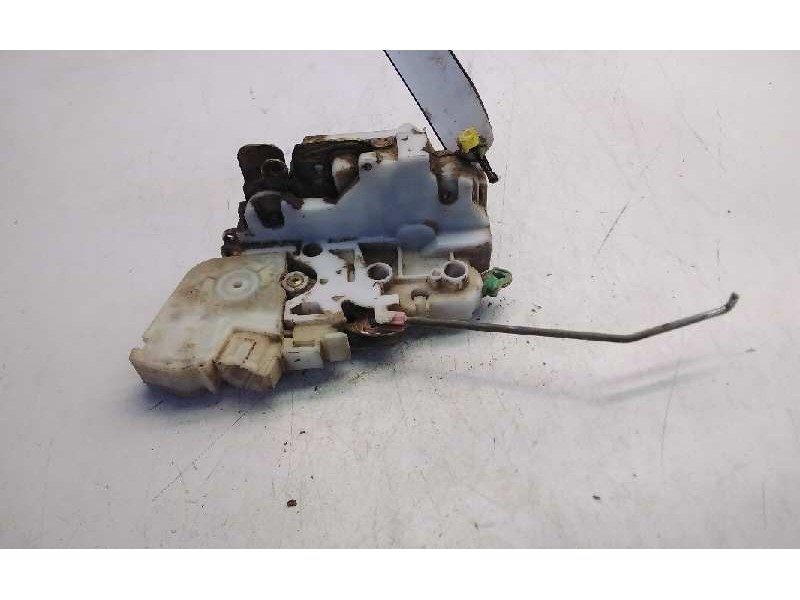 Recambio de cerradura puerta trasera derecha para nissan pick-up (d22) td doble cabina navara referencia OEM IAM 805525P003  