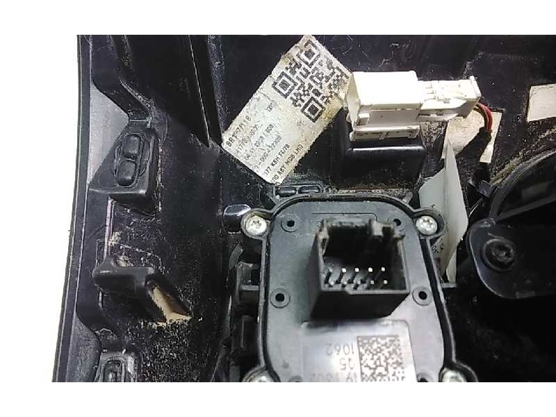 Recambio de aireador central para mercedes clase a berlina (bm 177) a 200 d (117.112) referencia OEM IAM A1776809800  