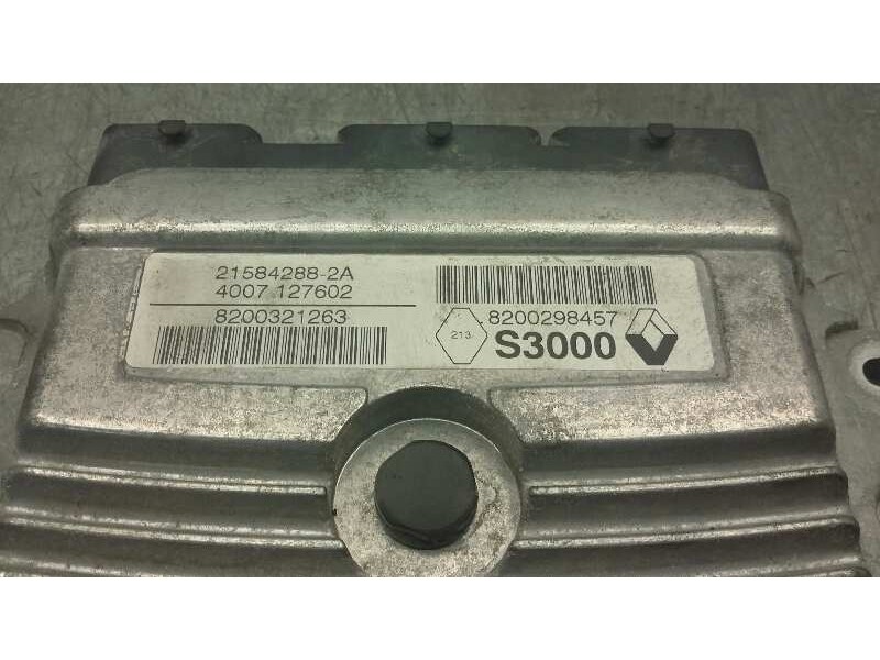 Recambio de centralita motor uce para renault megane ii classic berlina luxe dynamique referencia OEM IAM 8200298457 210 