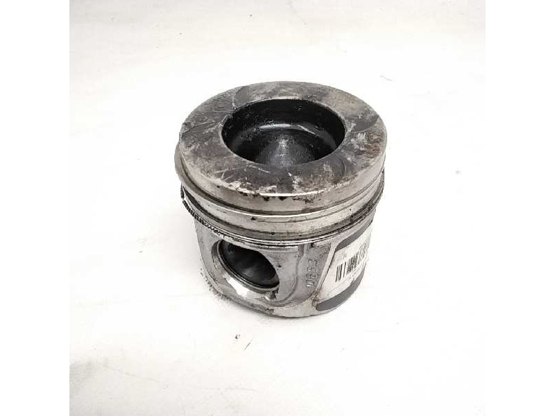 Recambio de piston para renault trafic caja cerrada (ab 4.01) referencia OEM IAM   
