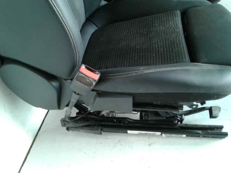 Recambio de juego asientos completo para mercedes clase a berlina (bm 177) a 200 d (117.112) referencia OEM IAM A1778601702 A167