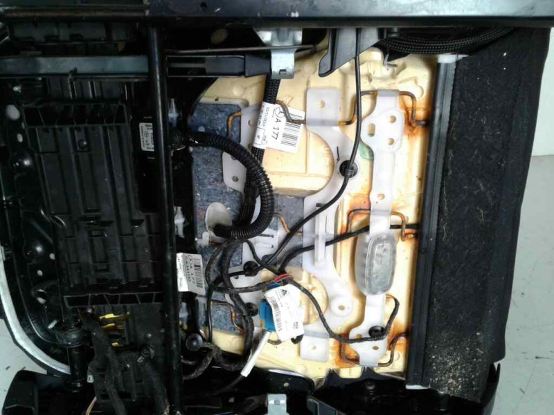 Recambio de juego asientos completo para mercedes clase a berlina (bm 177) a 200 d (117.112) referencia OEM IAM A1778601702 A167