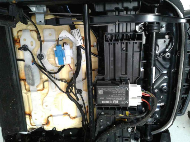 Recambio de juego asientos completo para mercedes clase a berlina (bm 177) a 200 d (117.112) referencia OEM IAM A1778601702 A167