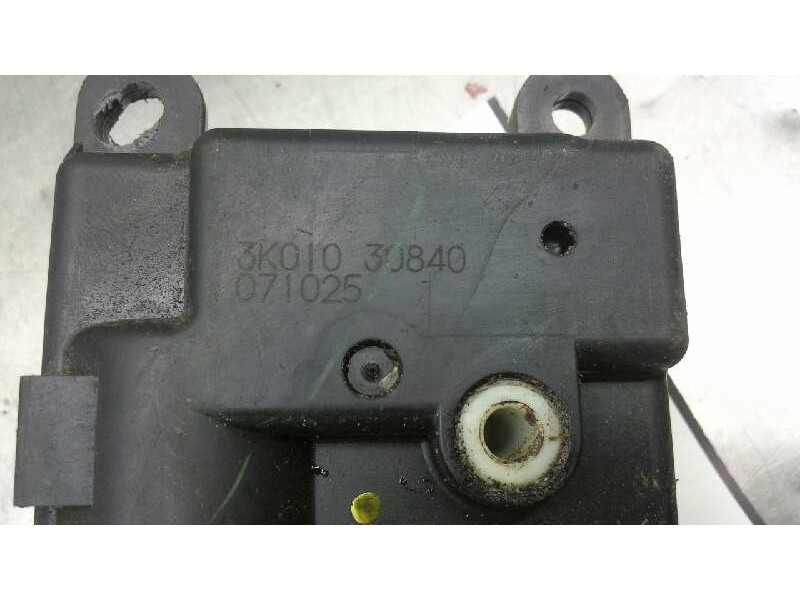 Recambio de motor de trampillas para nissan x-trail (t31) le referencia OEM IAM  3J010 30850 3K010 30840