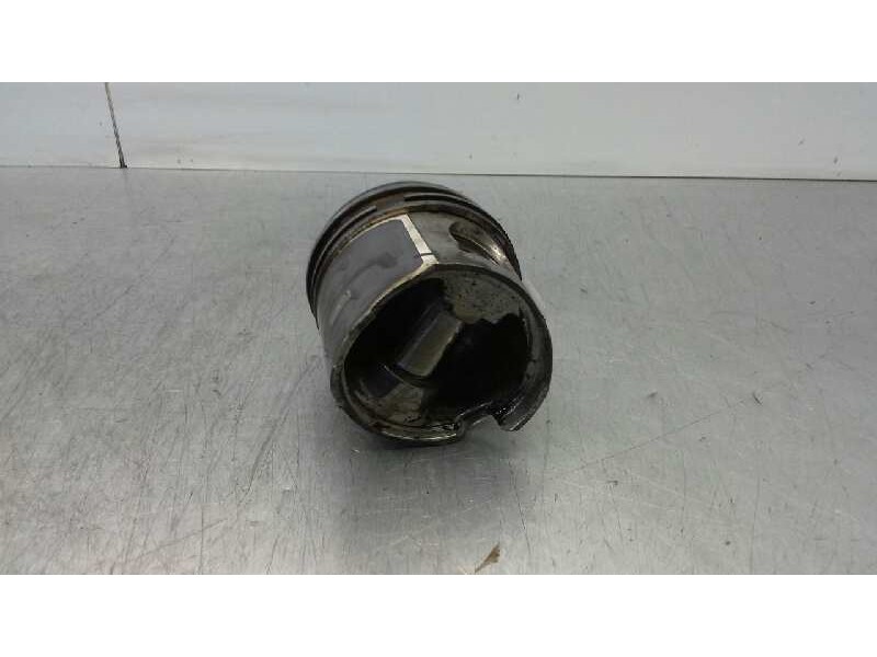 Recambio de piston para citroen c5 berlina 2.0 hdi sx referencia OEM IAM   