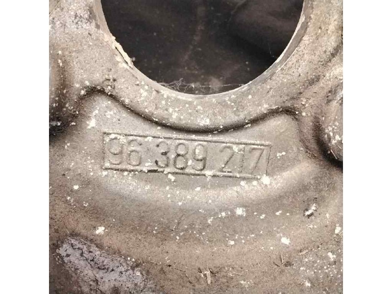 Recambio de soporte bomba inyeccion para citroen c5 berlina 2.0 hdi sx referencia OEM IAM 96389217  