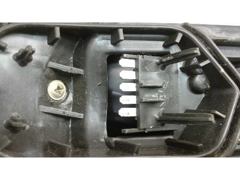 Recambio de piloto trasero izquierdo para opel corsa c 1.2 16v cat (z 12 xe / lw4) referencia OEM IAM   