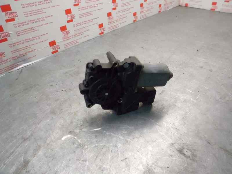 Recambio de motor elevalunas delantero derecho para audi a4 berlina (b5) 1.9 tdi referencia OEM IAM   