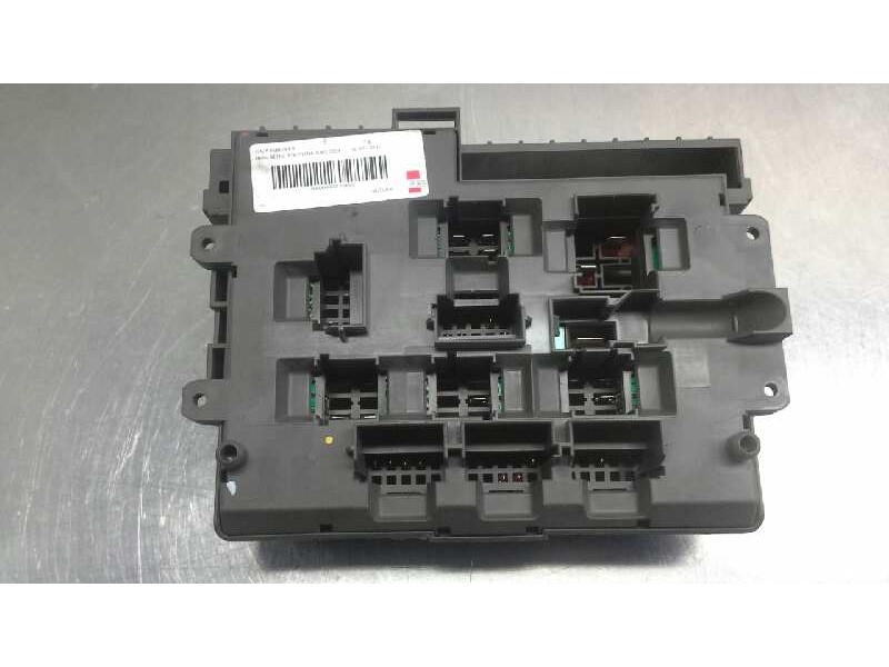 Recambio de caja fusibles para bmw serie 3 berlina (e90) 320d referencia OEM IAM 9119446-03  