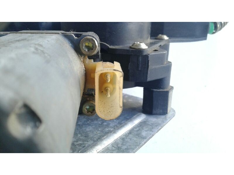 Recambio de elevalunas delantero izquierdo para ford mondeo berlina (gd) clx referencia OEM IAM 1060857  