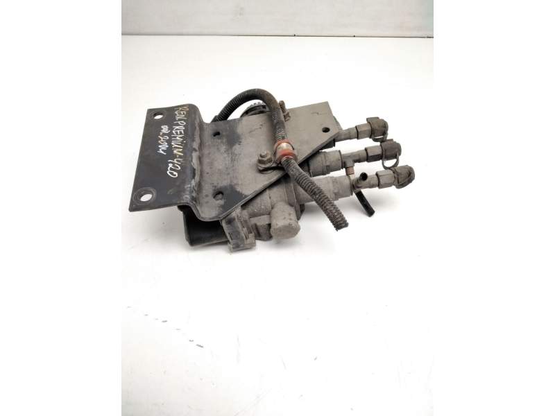 Recambio de valvula suspension para renault premium 370 26 g 6x2 referencia OEM IAM 4728800010  