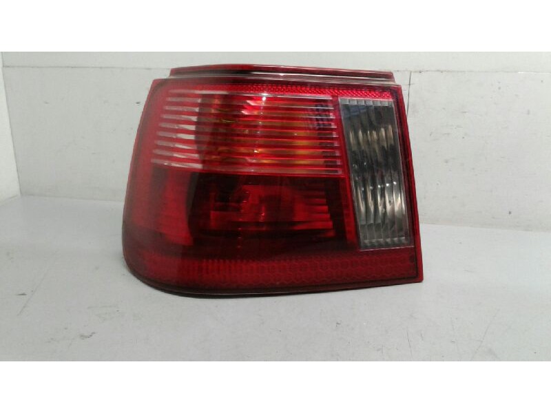 Recambio de piloto trasero izquierdo para seat ibiza (6k1) signo referencia OEM IAM 6K6945111G  