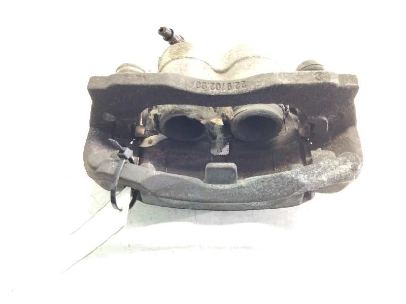 Recambio de pinza freno delantera derecha para nissan cabstar 35.13 referencia OEM IAM 970103  